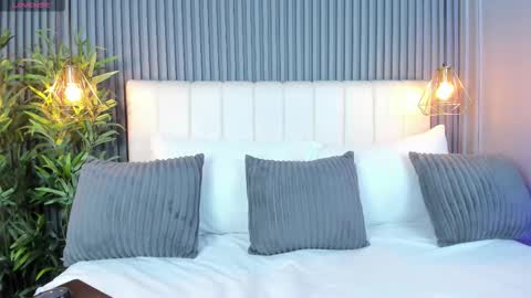 LinaGlam online show from November 2025 05:12:01 PM