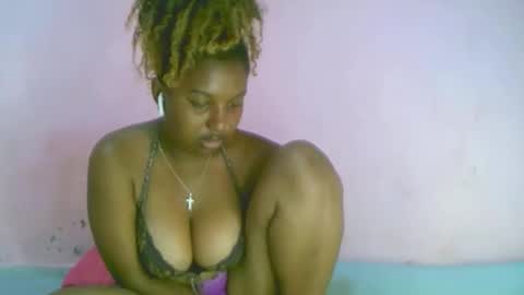 linah1123 online show from October 2025 11:29:02 AM