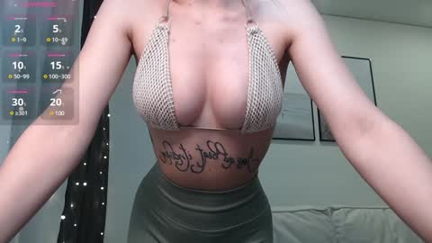 Lina online show from December 2024 02:00:01 PM