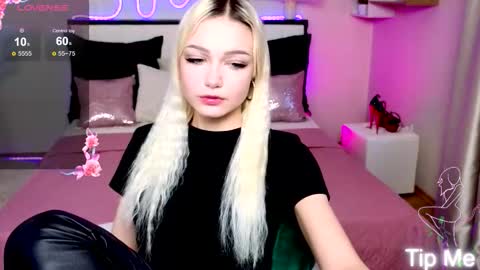 Snapshot of linalirian chatting on September 2025 02:40:01 PM I am Lina online show from September 2025 02:40:01 PM