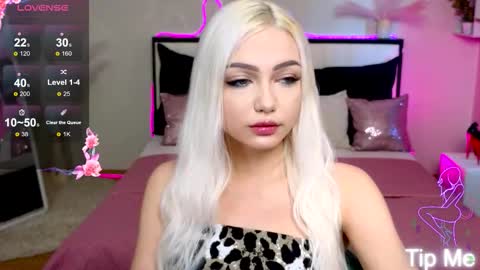 Snapshot of linalirian chatting on September 2025 02:09:02 PM I am Lina online show from September 2025 02:09:02 PM