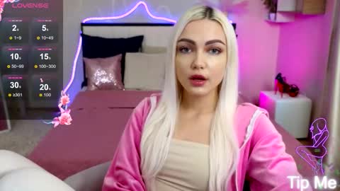 Snapshot of linalirian chatting on October 2025 01:45:01 PM I am Lina online show from October 2025 01:45:01 PM