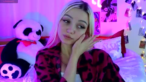 Snapshot of linalirian chatting on November 2025 02:43:02 PM I am Lina online show from November 2025 02:43:02 PM