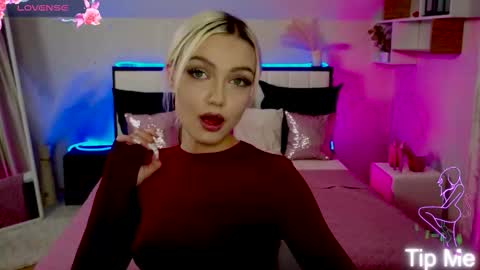 Snapshot of linalirian chatting on November 2025 03:22:01 PM I am Lina online show from November 2025 03:22:01 PM