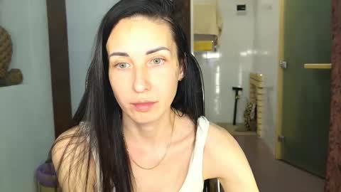 LinaLivee online show from December 2025 08:50:02 PM