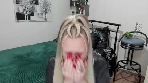 Lina online show from February 2025 09:43:01 PM