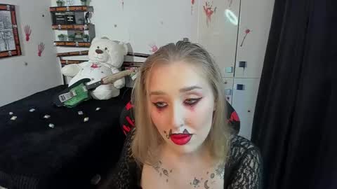 Lina online show from October 2025 10:36:01 PM