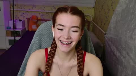 Luna online show from April 2026 06:23:01 PM