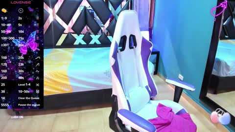  Linda  online show from February 2025 07:41:02 PM