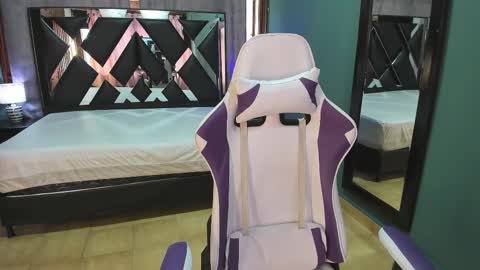  Linda  online show from March 2025 06:11:01 PM