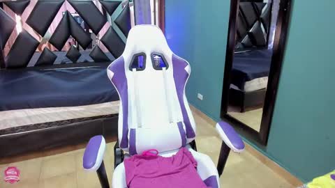  Linda  online show from March 2025 09:40:02 PM