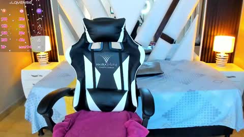  Linda  online show from September 2025 06:31:02 PM