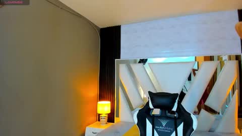  Linda  online show from September 2025 01:27:01 PM