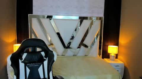  Linda  online show from February 2026 07:10:01 PM