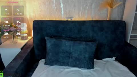 Snapshot of linda__bryant chatting on June 2026 12:33:01 AM Linda GMT2 Mon Tu Fri Sa Su 0300am-1000 am online show from June 2026 12:33:01 AM