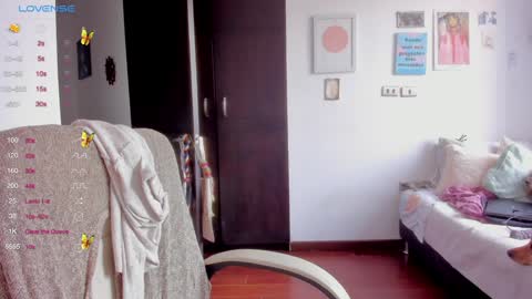 Giggles  online show from January 2025 02:13:01 PM