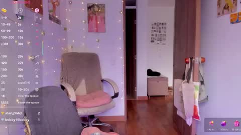 Giggles  online show from September 2025 02:09:02 PM