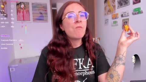 Snapshot of linda_giggle chatting on June 2026 04:24:02 PM Giggles online show from June 2026 04:24:02 PM