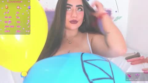 Linda  online show from November 2025 03:34:02 PM