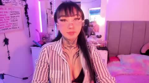 Lindaa maria  online show from April 2026 11:05:01 AM