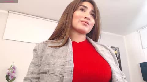 Maria Paula online show from November 2025 01:23:01 PM