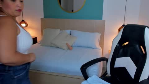 L I N D A online show from January 2025 07:18:02 PM