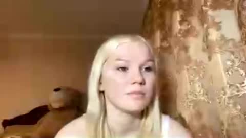 Luna online show from December 2025 10:31:01 AM