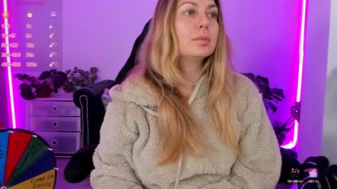 Linda  --  online show from January 2025 09:57:01 PM