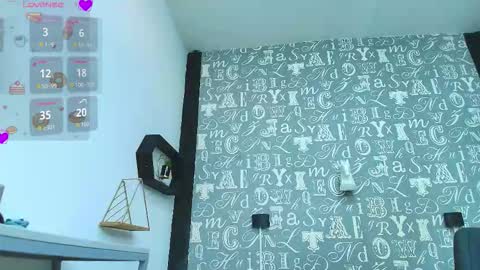  Lindsey  online show from November 2025 12:28:01 PM