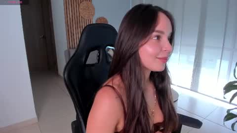 Snapshot of lindseyhallx chatting on July 2026 08:05:01 PM call me annie online show from July 2026 08:05:01 PM