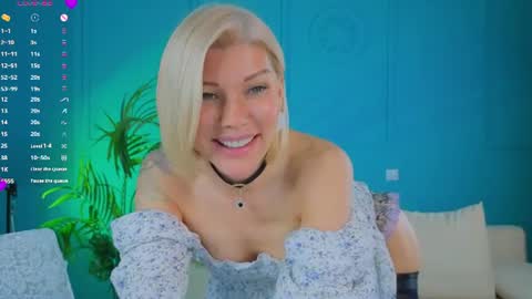 Snapshot of lindsi_luvviv chatting on June 2026 04:22:01 PM lindsi_luvviv online show from June 2026 04:22:01 PM
