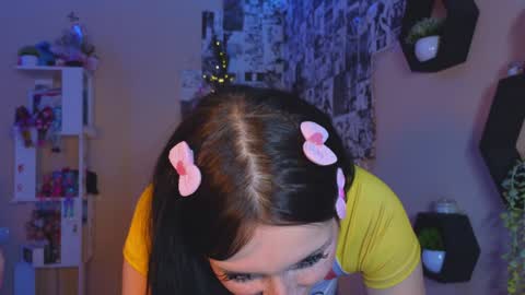 Snapshot of liniq chatting on December 2024 12:29:01 AM Lina online show from December 2024 12:29:01 AM