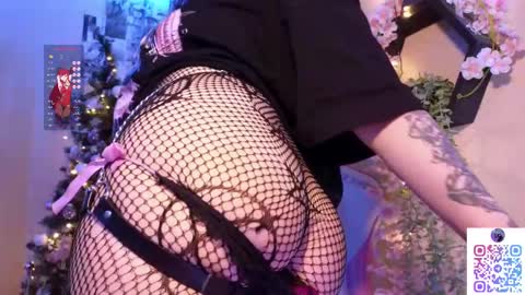 Snapshot of liniq chatting on February 2025 06:15:02 PM Lina online show from February 2025 06:15:02 PM