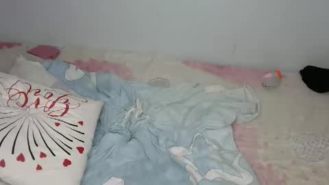 Snapshot of linniecarol chatting on November 2025 10:42:02 PM Linniecarol online show from November 2025 10:42:02 PM