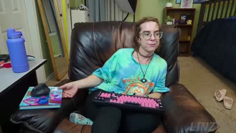 Linzy19 online show from December 2024 05:37:01 AM