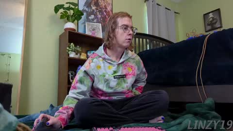 Linzy19 online show from December 2024 03:09:02 PM