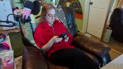 Linzy19 online show from March 2025 04:57:01 PM