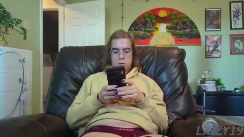 Linzy19 online show from September 2025 03:01:02 PM