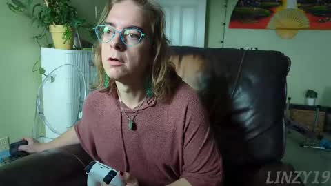 Linzy19 online show from September 2025 07:02:02 PM