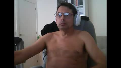 Snapshot of liongr69 chatting on October 2025 12:28:01 PM liongr69 online show from October 2025 12:28:01 PM