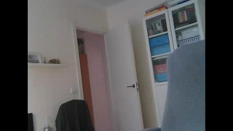 Snapshot of liongr69 chatting on December 2025 03:06:01 PM liongr69 online show from December 2025 03:06:01 PM