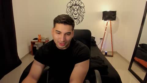 Snapshot of lionn_kingg chatting on February 2026 02:44:01 AM Lion online show from February 2026 02:44:01 AM