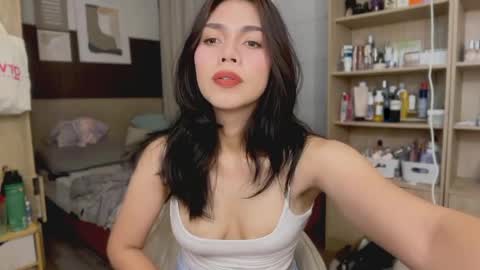 Snapshot of lioraeofophirxx chatting on April 2026 03:21:01 AM Liora of Ophir online show from April 2026 03:21:01 AM