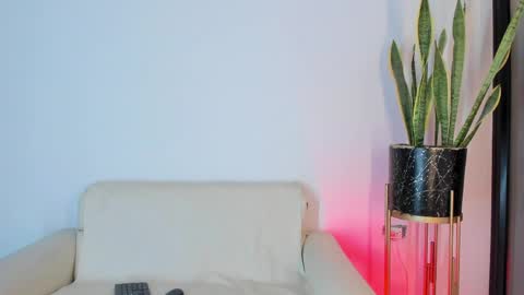 Liorah wolf online show from March 2026 07:37:01 PM