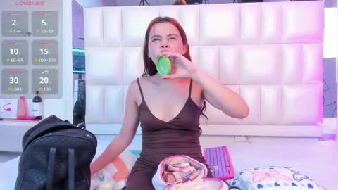 Snapshot of liorah_wolf chatting on May 2026 07:43:02 PM Liorah wolf online show from May 2026 07:43:02 PM
