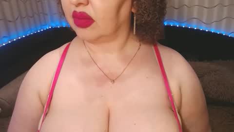 Snapshot of lipsaddiction chatting on June 2026 11:43:01 PM LIpsAddiction online show from June 2026 11:43:01 PM