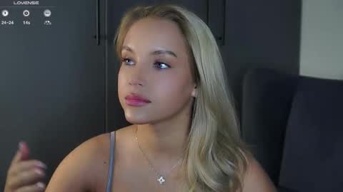 Amelia online show from September 2025 01:05:02 AM