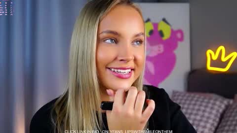 Amelia online show from November 2025 05:07:02 AM