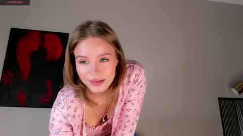 Lina online show from September 2025 01:18:01 AM