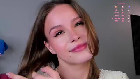 Lina online show from September 2025 01:44:02 AM